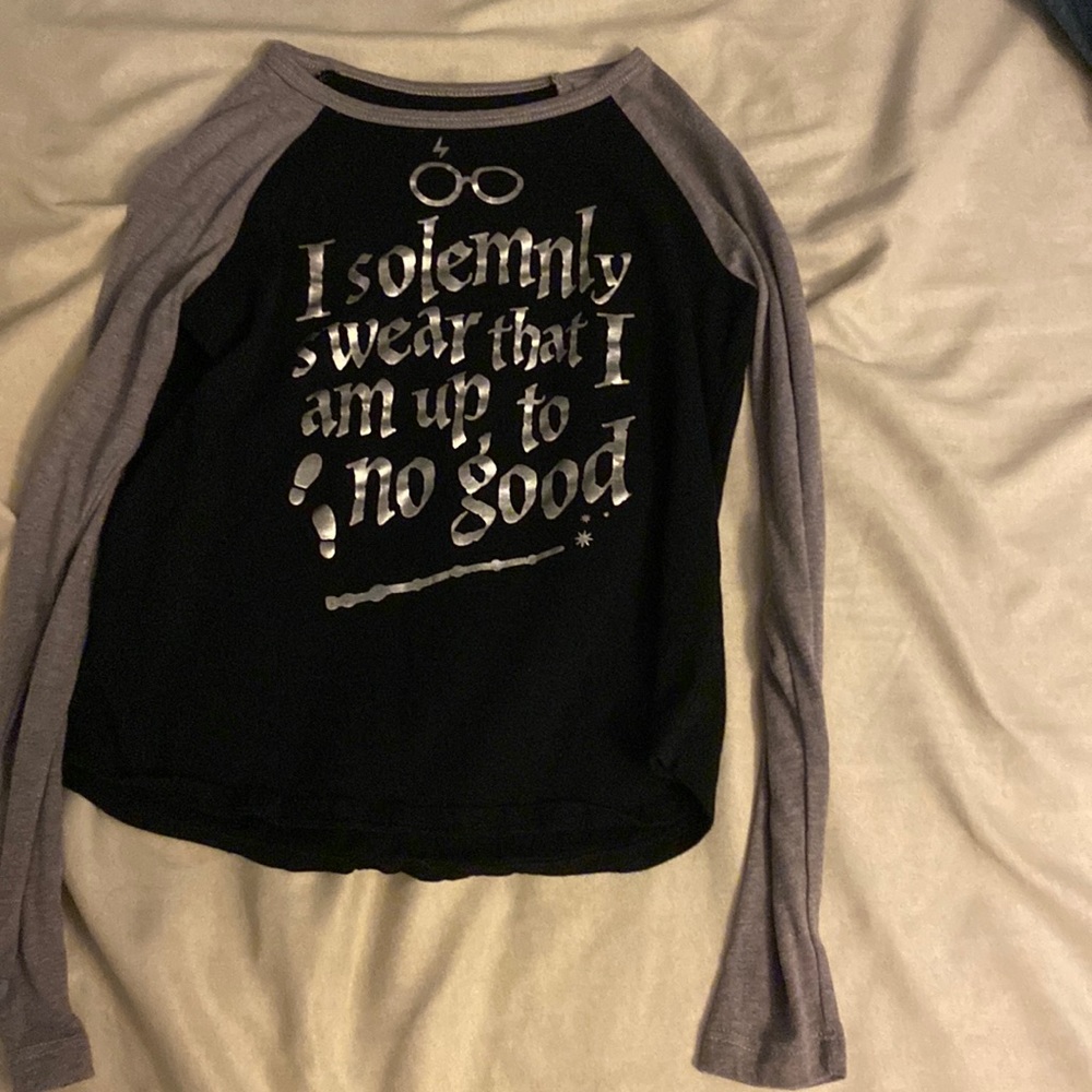 Long sleeve graphic tee